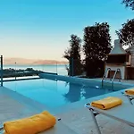 Villa Luxury With Heatable Private Pool By Dadovillas Kalámi