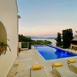 Luxury With Heatable Private Pool By Dadovillas וילה קלאמי