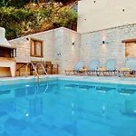 Luxury With Heatable Private Pool By Dadovillas *