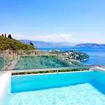 Luxury With Heatable Private Pool By Dadovillas וילה